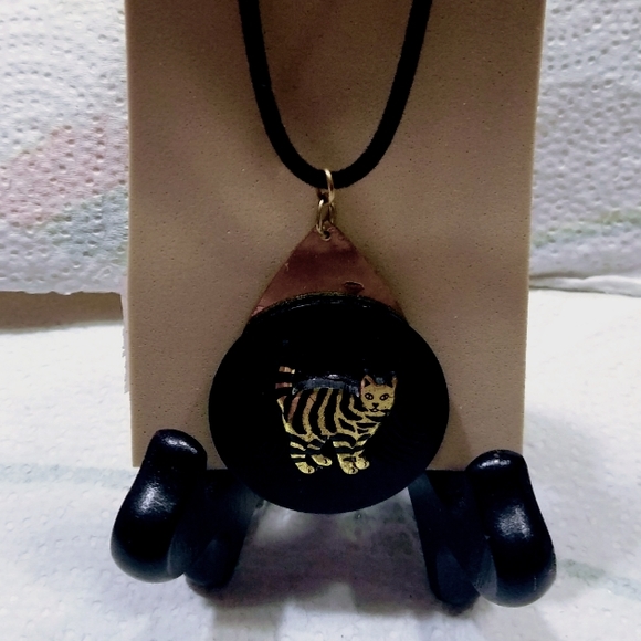 Tiger Kitty Pendant - Picture 6 of 8